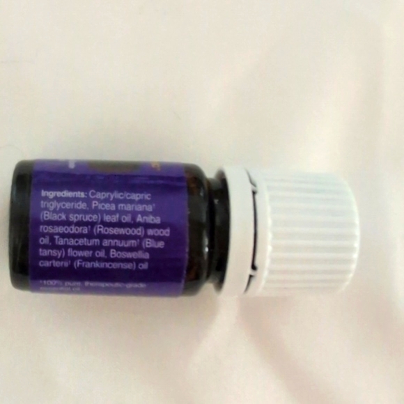 Young Living's Valor 5ml Essential Oil - Picture 2 of 4